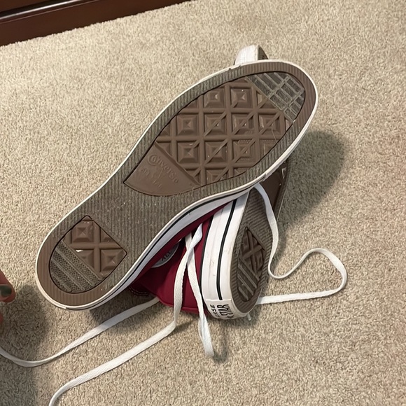 Burgundy high top converse - Picture 5 of 6
